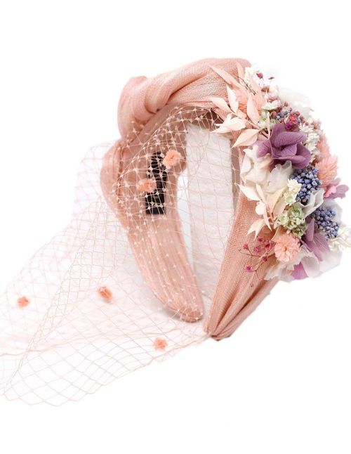 Wrinkled headband in pink sinamay silk stick with preserved flowers